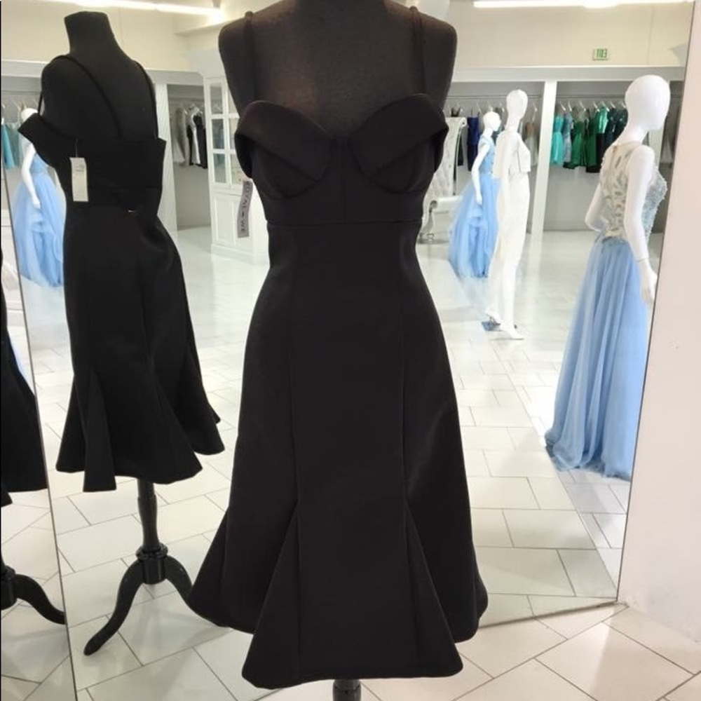 Laura Kathleen Size 6 Black dress